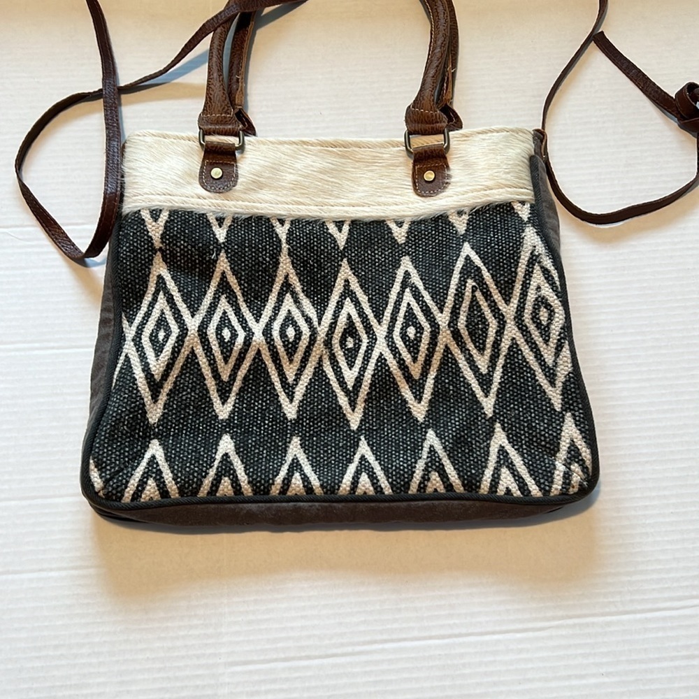 Myra Bag - Picture 2 of 7